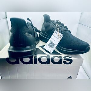 Adidas Ubounce DNA running shoes in the 'Core Black' WOMEN'S size 7. NIB